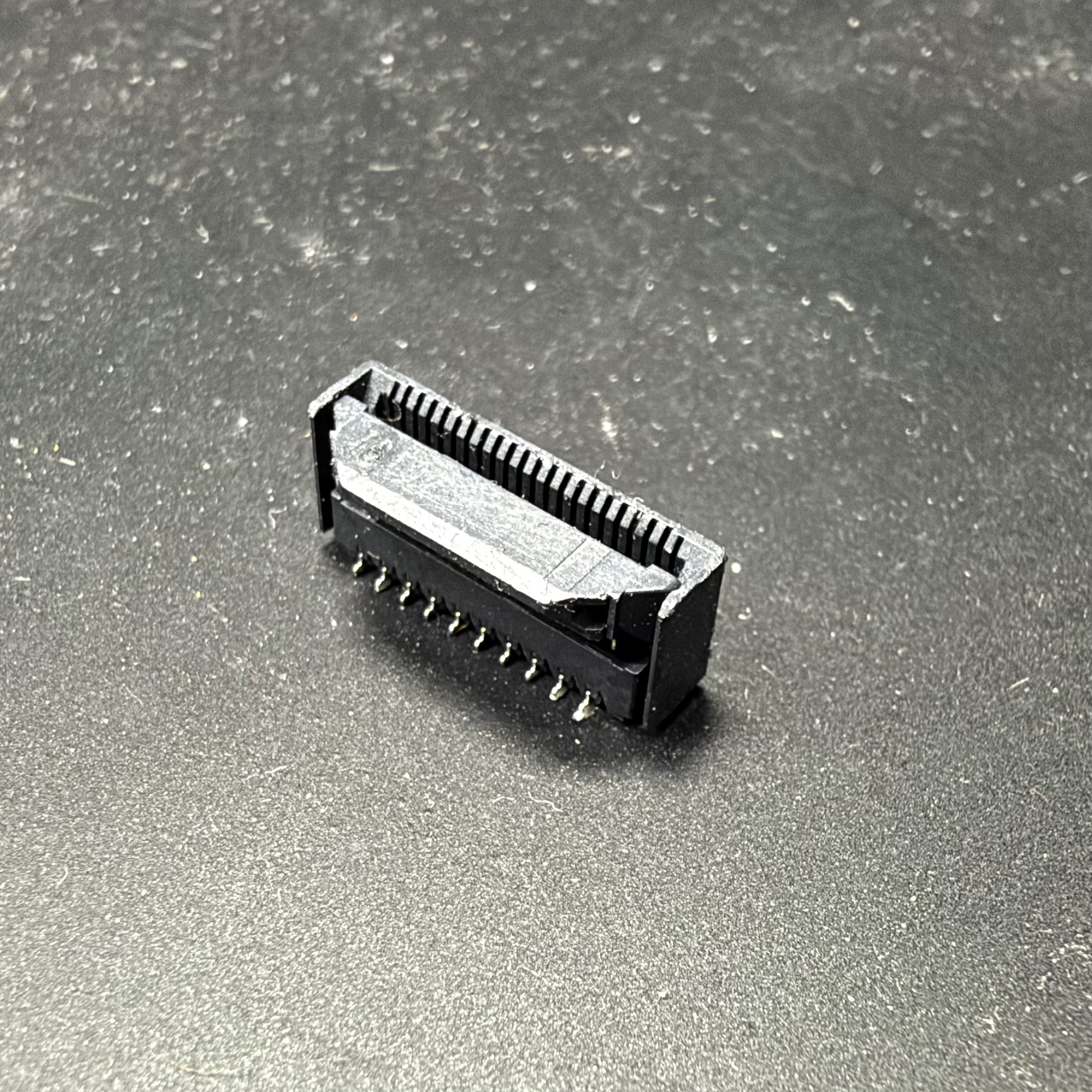 Amp to Main board ribbon connector